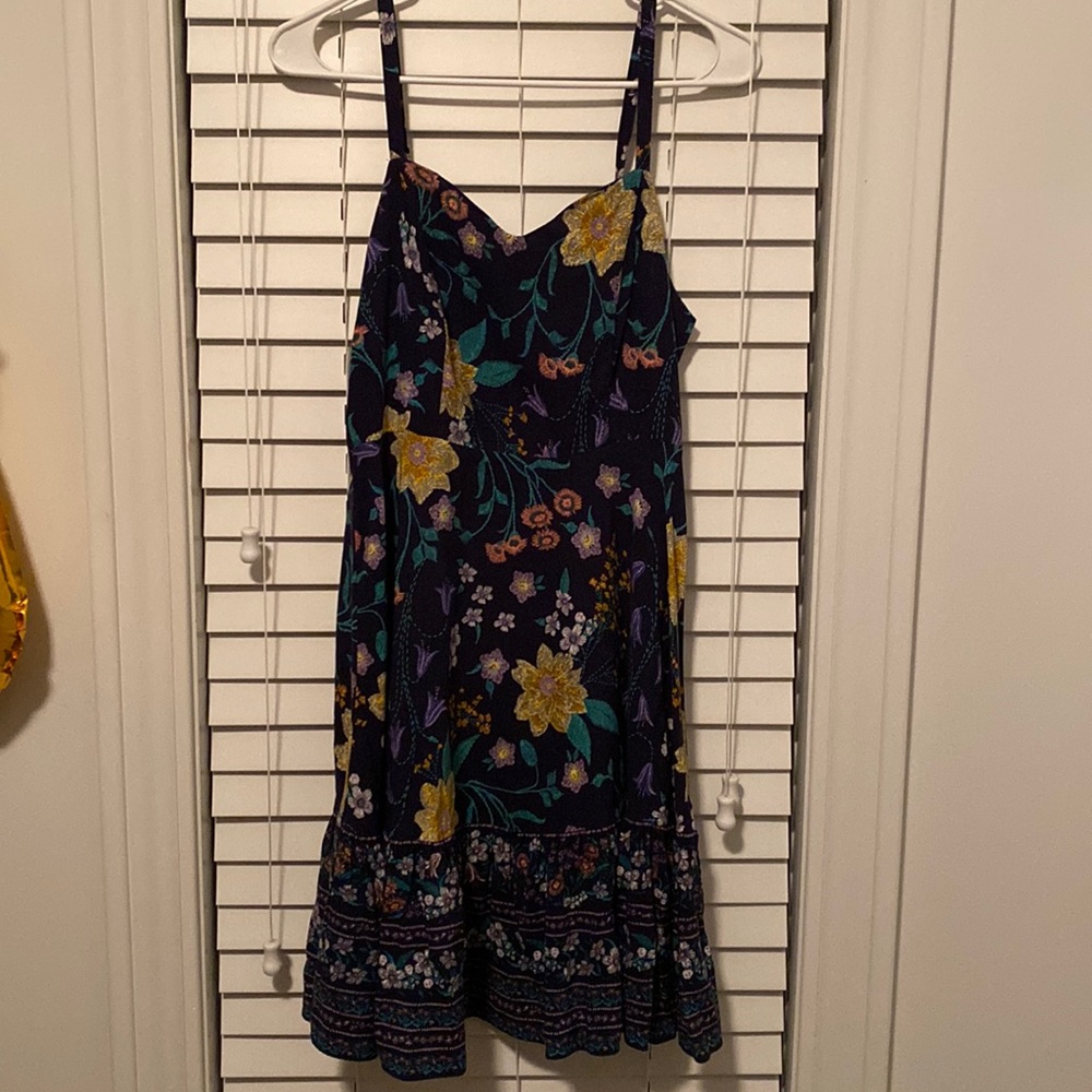 Old Navy medium, floral, fit & flare dress.  Good condition, no flaws that I see